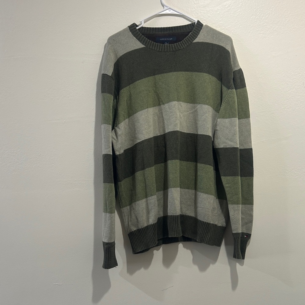 Tommy Hilfiger Stylish Olive and Gray Striped Crewneck Sweater